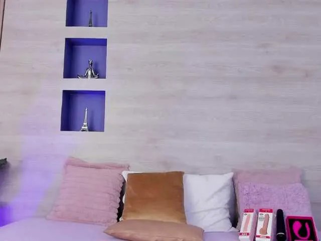 Stephanni from BongaCams