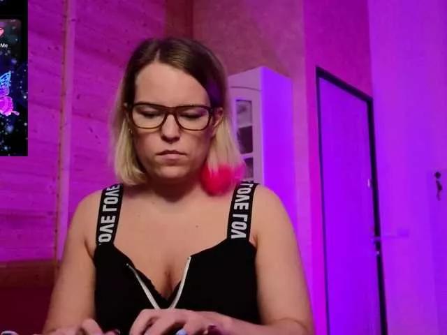 sweeteve050 from BongaCams