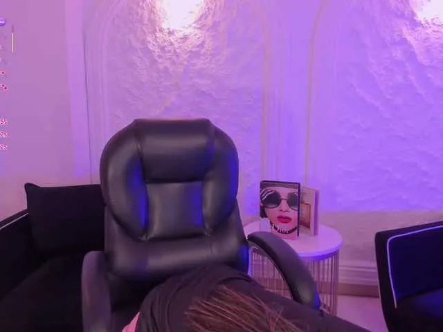 TaraLawrence from BongaCams