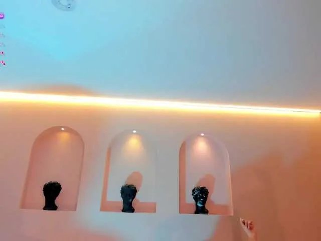 TaraLawrence from BongaCams