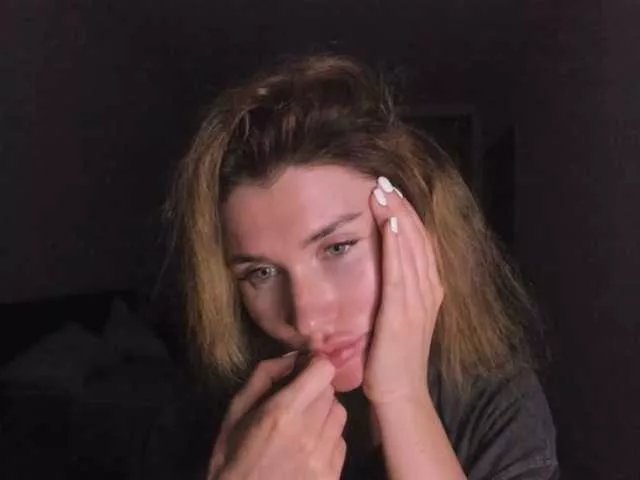 She's a dirty stripper who loves to get naked and entertain in her liveshows. Her curvy buns, exciting skills and unforgettable vibe always leave her members quenched, ZoiKissy from BongaCams