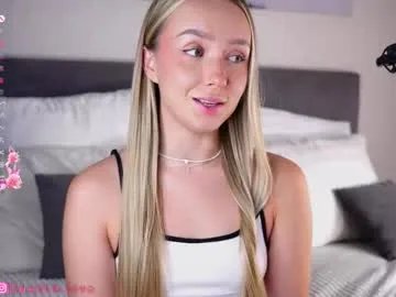 alodiaacomb from Chaturbate