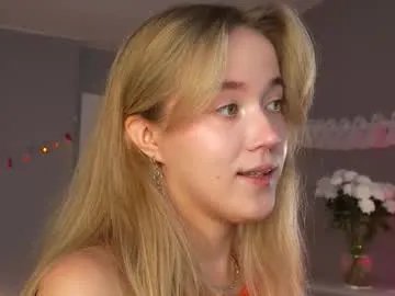 aluntick from Chaturbate