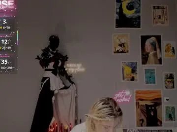 careful_i_bite from Chaturbate