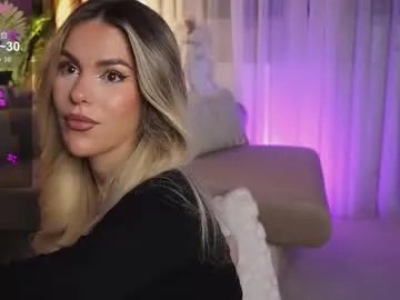 chloevelvetx from Chaturbate