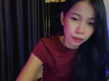 deedeedoll from Chaturbate