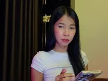 deedeedoll from Chaturbate