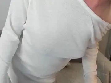 elzaglower from Chaturbate