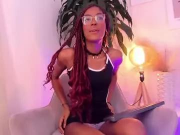 emely_deluxe from Chaturbate