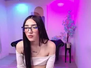 emiily_andrews from Chaturbate
