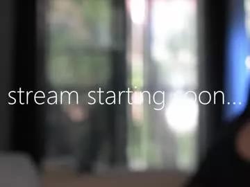 As a specialised stripper, lizmreow knows how to satisfy her fans with irresistible live broadcasts. She likes to take off her cute outfits and get au naturel before cumming on video, Lizmreow from Chaturbate