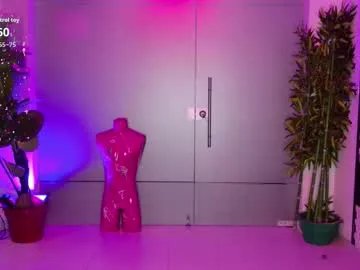 malaikabrown from Chaturbate