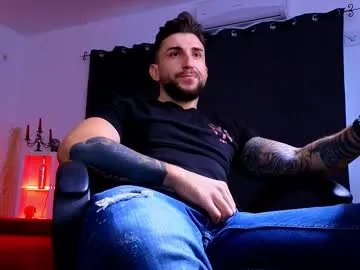 mightyaaron from Chaturbate