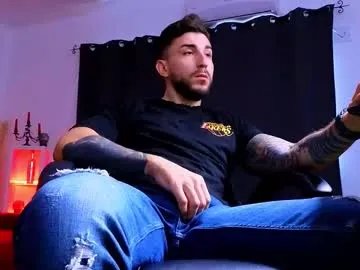 mightyaaron from Chaturbate