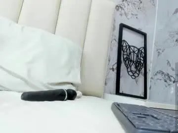 mileyjoas from Chaturbate