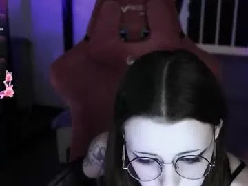 prettybones from Chaturbate