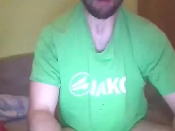 slaveboy32bi from Chaturbate