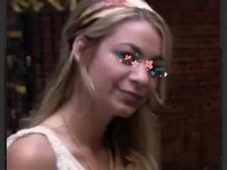 sara21pinki21 from Streamate is Group