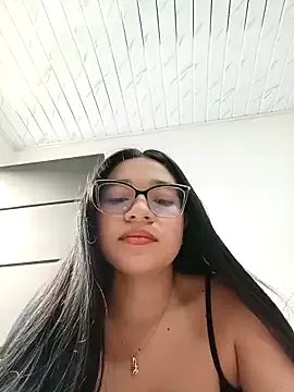 -VICKKY from StripChat