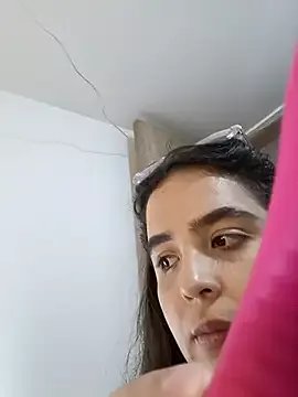 _alicia_z from StripChat