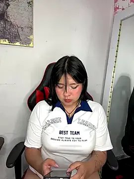 _Bella_7 from StripChat