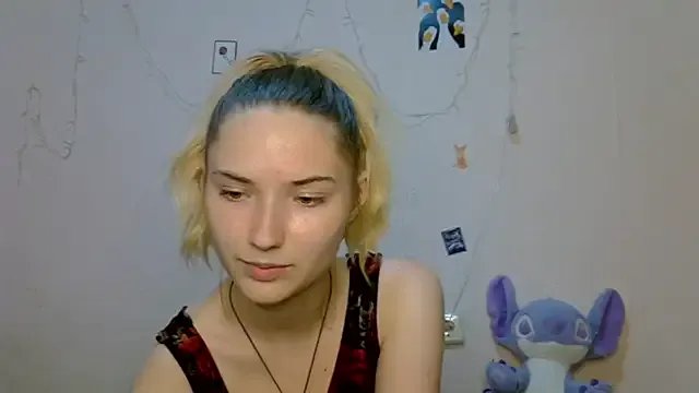 _kikiclark__ from StripChat