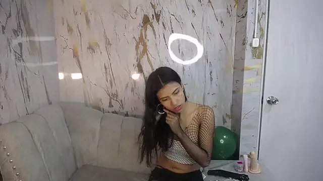 _Kitty_v from StripChat