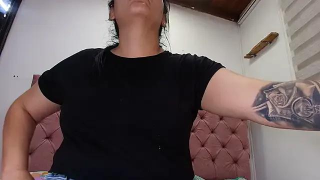 _linda_milk_ from StripChat is Freechat