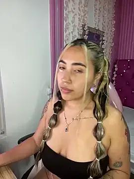 _ManuVeelez from StripChat is Freechat