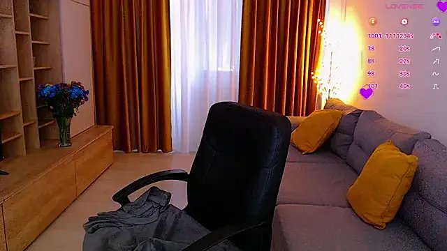 _Mia_Adams from StripChat