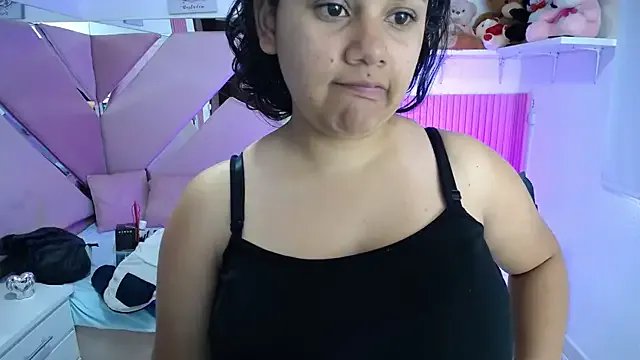 _Miaaleon from StripChat