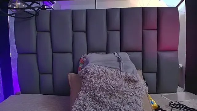 _MiaBrown_ from StripChat