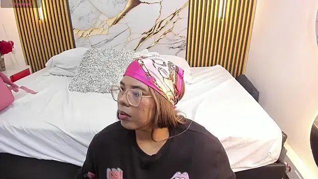 _nickypurple_ from StripChat