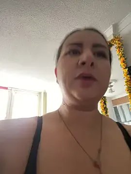 Abril_Luv from StripChat