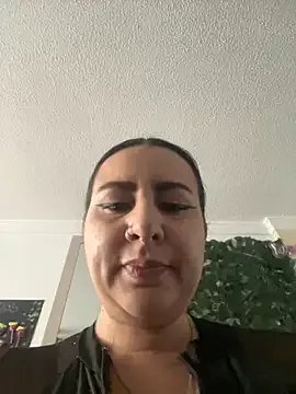 Abril_Luv from StripChat