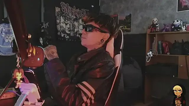 AcidMilo from StripChat