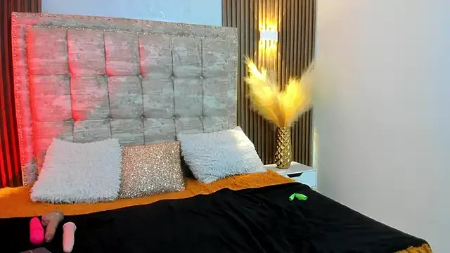 ada_mclaine from StripChat