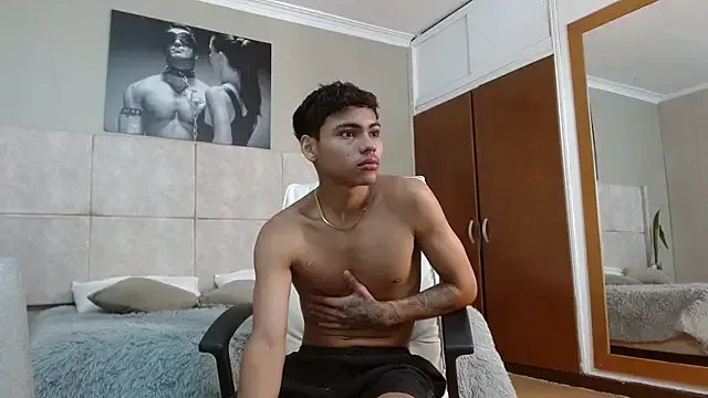 adam_piarse01 from StripChat