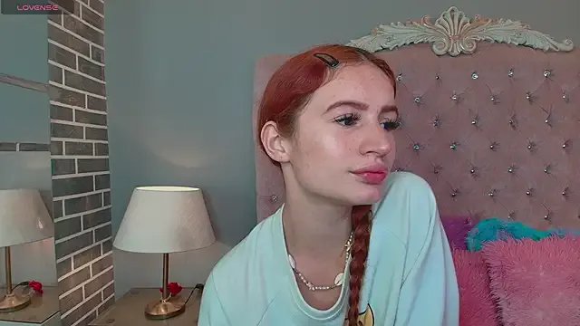 AdelaineBest from StripChat