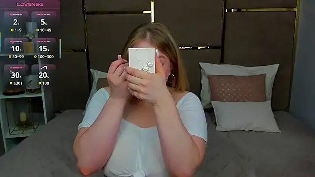 AdeleWeber from StripChat