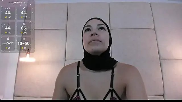 aisha_vs from StripChat