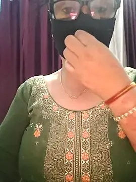 Aishwaryaa_69 from StripChat