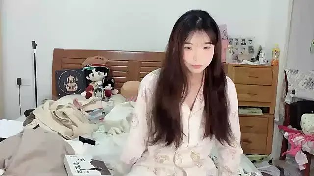 Akong11 from StripChat