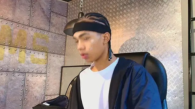 AlanCutee from StripChat