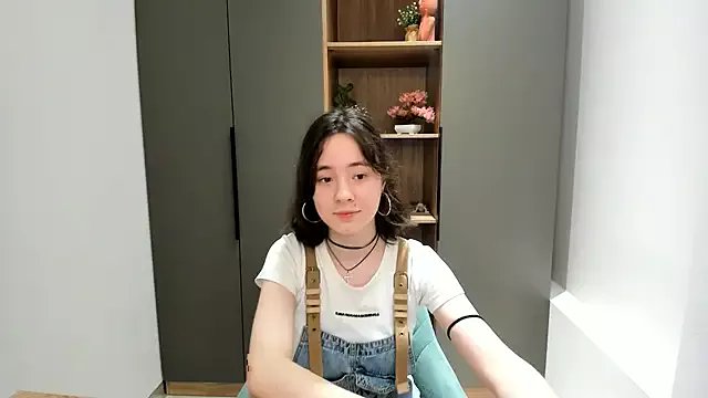 AlbertaClack from StripChat