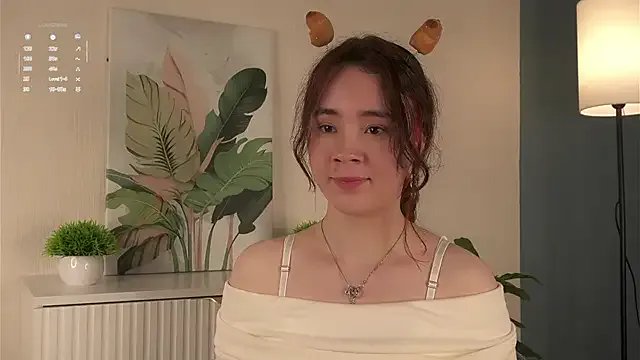 AlbertaClack from StripChat