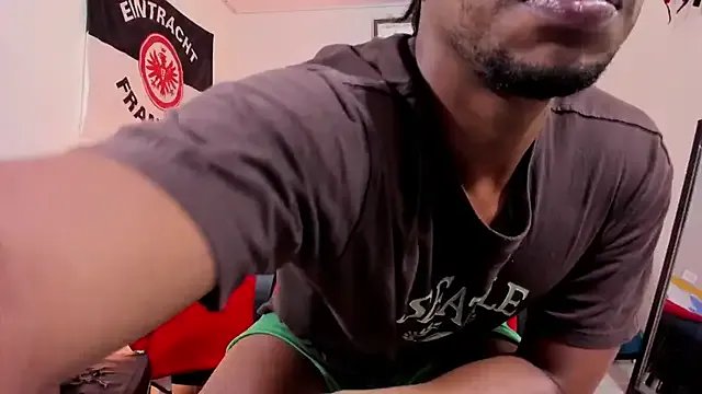 AlejoKhalifa_ from StripChat