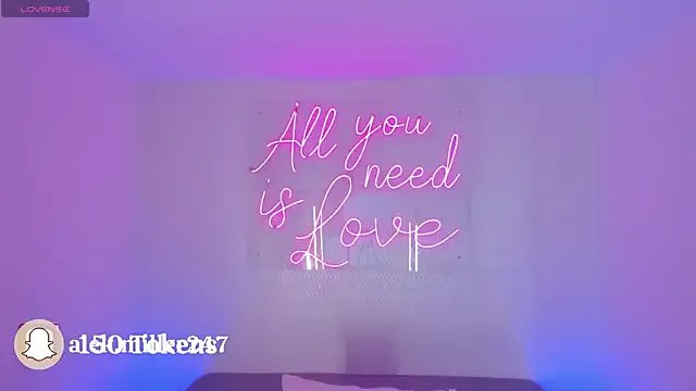 aleksandramiller_ from StripChat