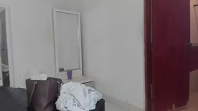 Alhana_pulido from StripChat