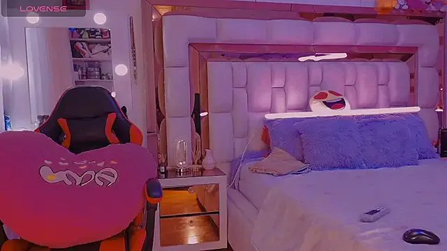 Aliana_Ross from StripChat